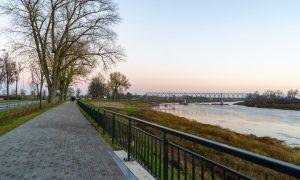 Promenāde gar Daugavpils cietoksni. Pasūtītājs Daugavpils dome, būvnieks Rīgas tilti.
